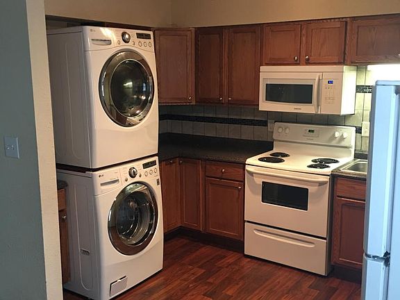 2nd image of 415 N Iris Dr APT 2