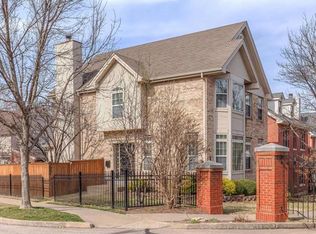 903 Morehouse Ln, Saint Louis, MO 63130
