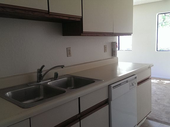 4th image of 345 N Fair Oaks Ave #1