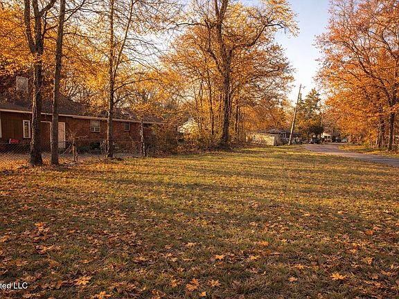 2nd image of 104 Short Dawson St