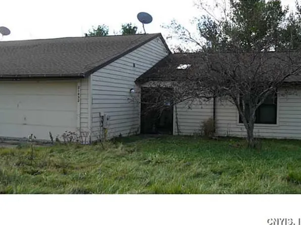 21452 Fairway Cir, Wellesley Island, NY 13640