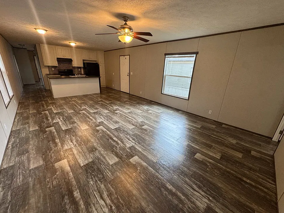 165 Oxford Cir