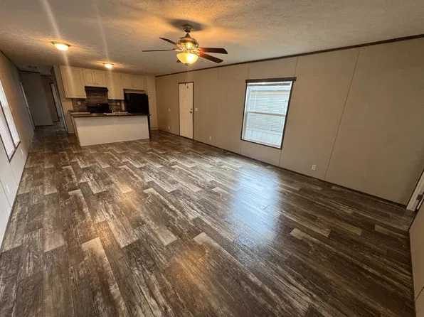 165 Oxford Cir, Hampton, GA 30228