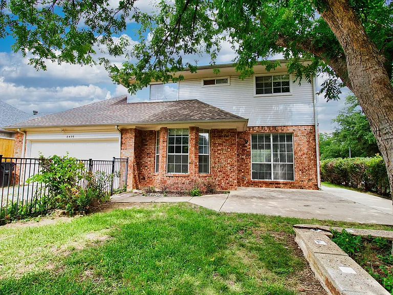 8435 Creekside Cir — Photo 25