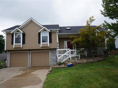 1209 Huntington Ln, Greenwood, MO, 64034