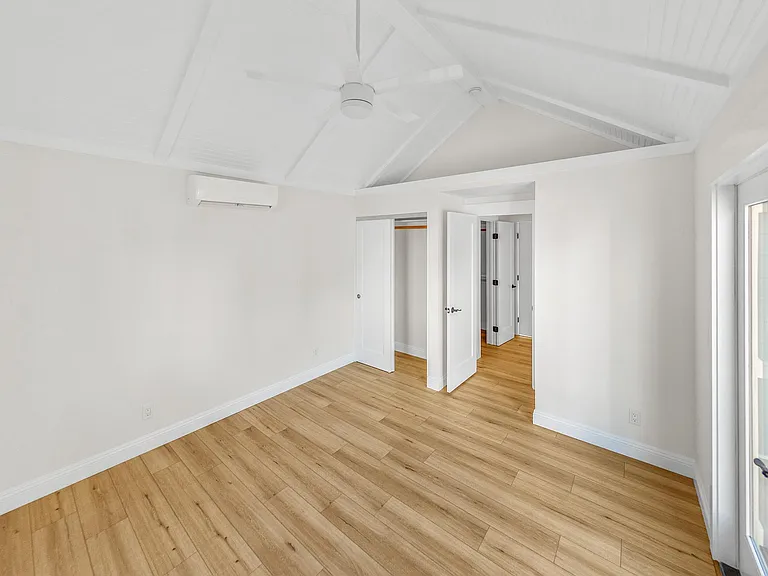 952 Park St — Photo 26