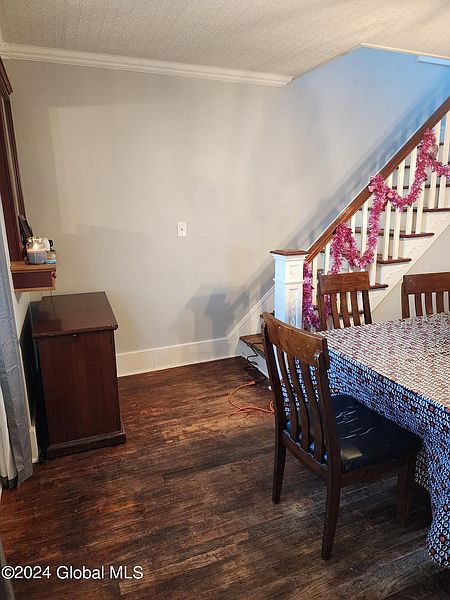 5th image of 22 Maplewood Avenue
