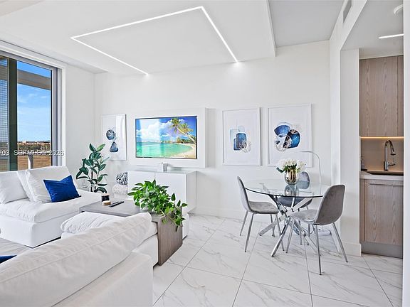 5th image of 2000 Metropica Way #508