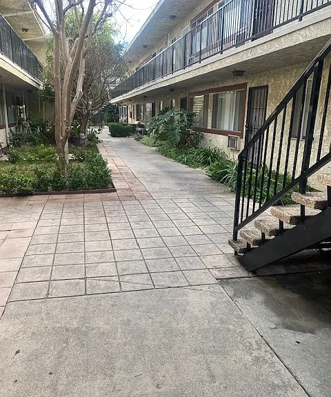 8800 Cedros Ave #203 — Photo 4