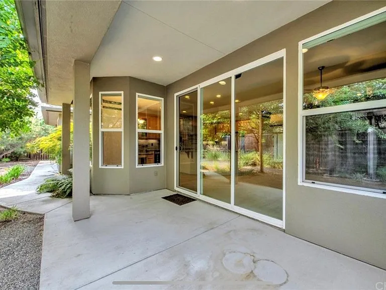 1928 Wisteria Ln — Photo 15