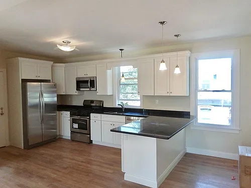 39 Millmont St Photo 1