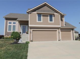 11218 N Madison Ave, Kansas City, MO 64155