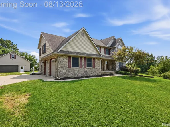 262 Norlynn Dr, Howell, MI 48843
