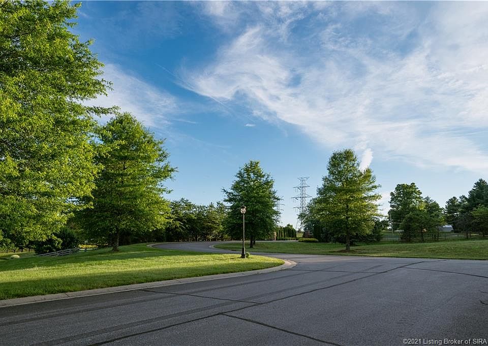 2nd image of 8 N Hill Dr