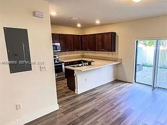 4th image of 3349 W 105th Ter #Townhouse 3349