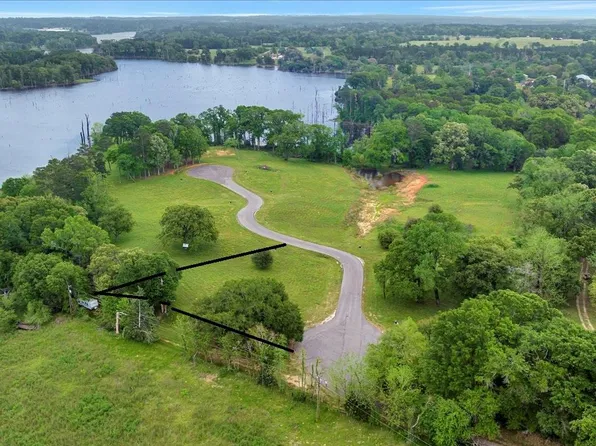 135 Doves Point, Garrison, TX 75946
