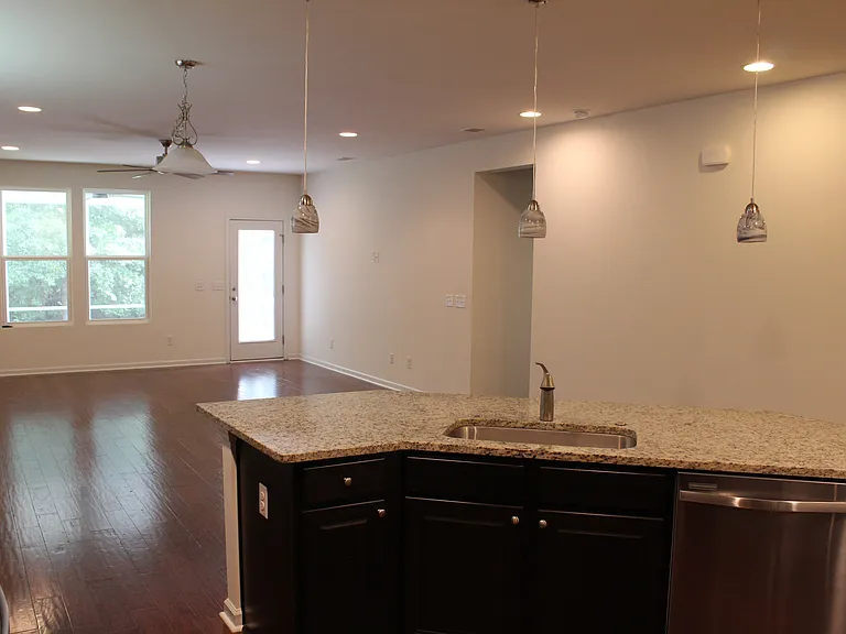 386 Southwilde Way — Photo 3