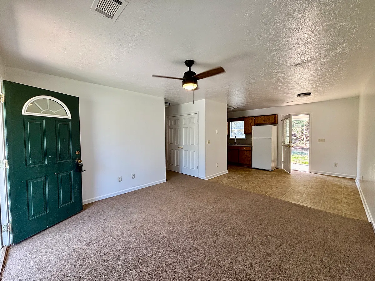Living Room - 16 Crosswinds Rd #A