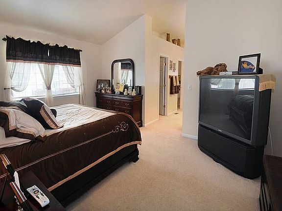 5th image of 2816 Spinnaker Dr