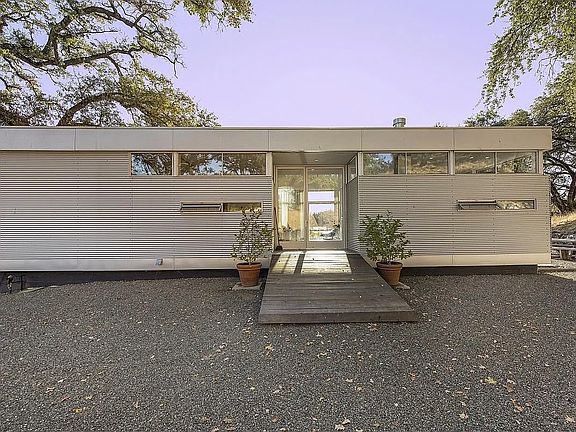 2nd image of 1575 Aetna Springs Rd