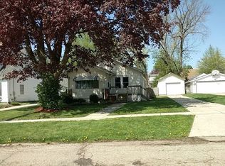 810 S Burchard Ave, Freeport, IL 61032