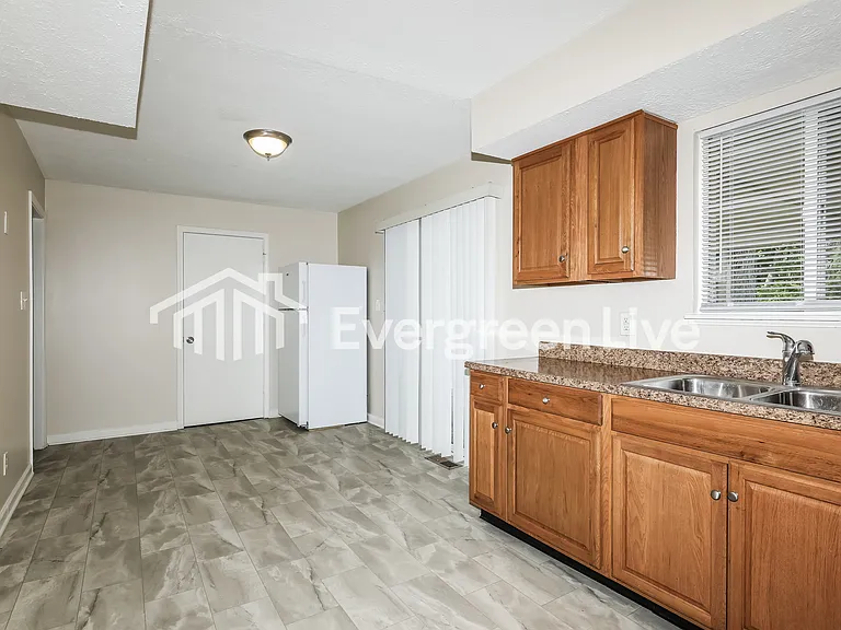 6412 W Ray St — Photo 3