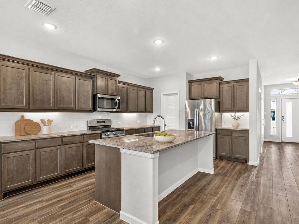 1st image of 628 Hidden Cove Dr