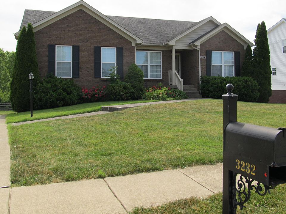 1st image of 3232 Bluegrass Dr