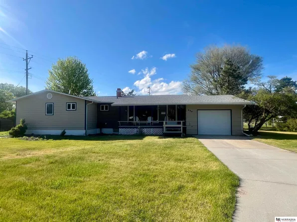 606 E 7th St, Valentine, NE 69201