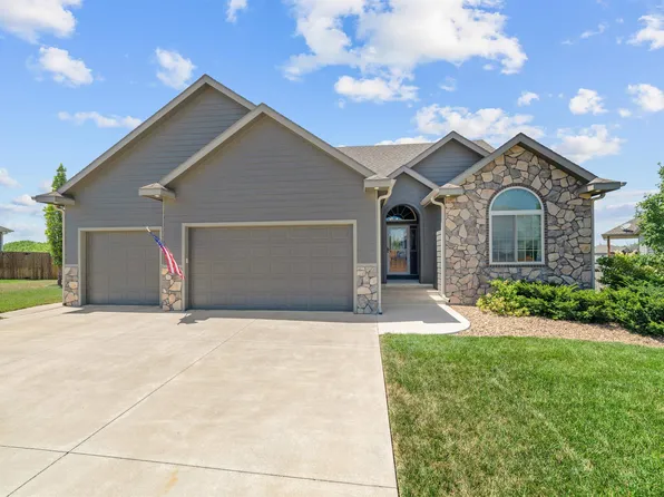 2326 Brookefield Dr, Salina, KS 67401