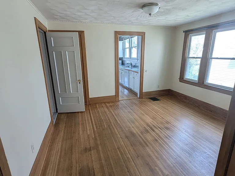 297 Dartmouth St — Photo 2