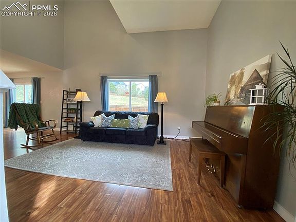 3rd image of 6040 Hombre Ct