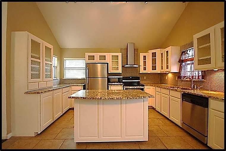 1st image of 127 Kingsbridge Dr