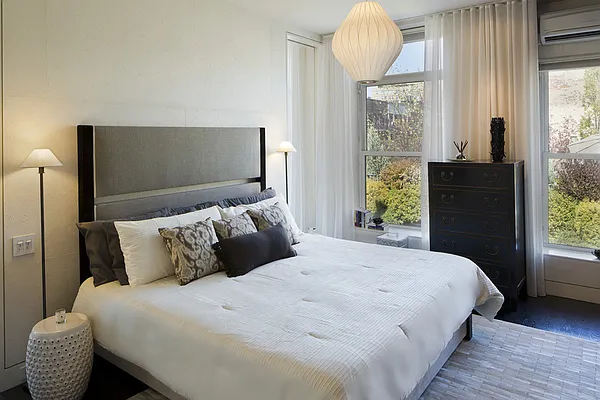 Sold by Stribling | media 10