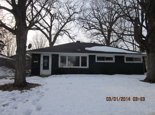 104 Orchard Ln, Dekalb, IL 60115