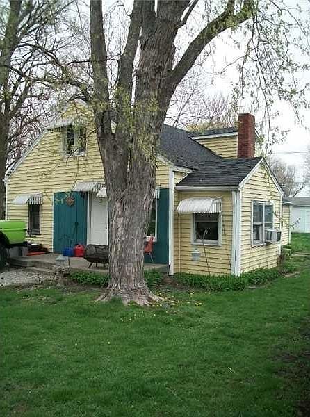 2nd image of 903 Duane St