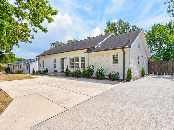 5th image of 541 Harding Pl