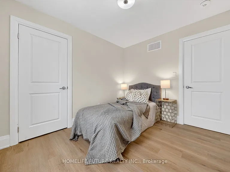 212 Mallory Ter — Photo 26