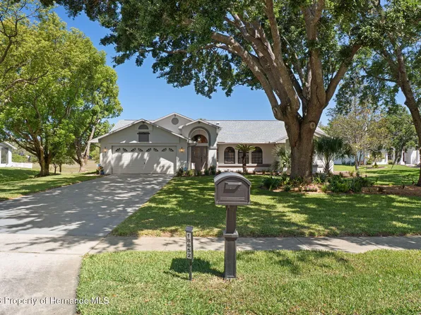 18652 Autumn Lake Blvd, Hudson, FL 34667