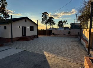 9857 Foothill Blvd, Sylmar, CA 91342