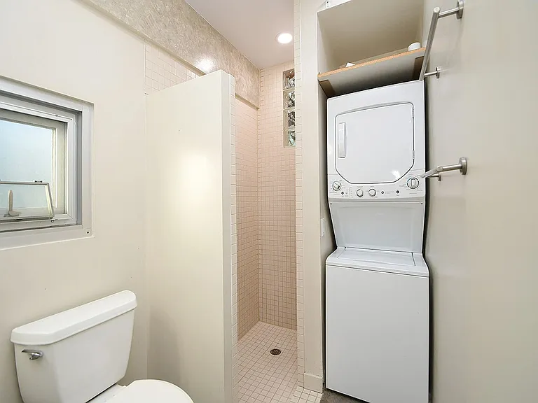 1018 S 36th St — Photo 23