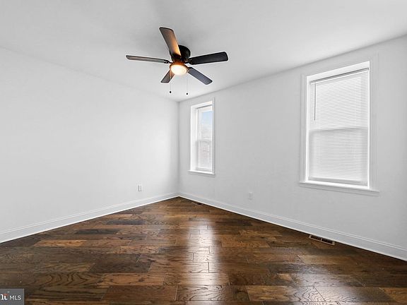 3rd image of 1018 Ramona Gonzalez St