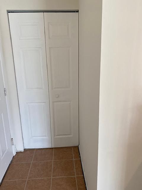 Entrance coat closet