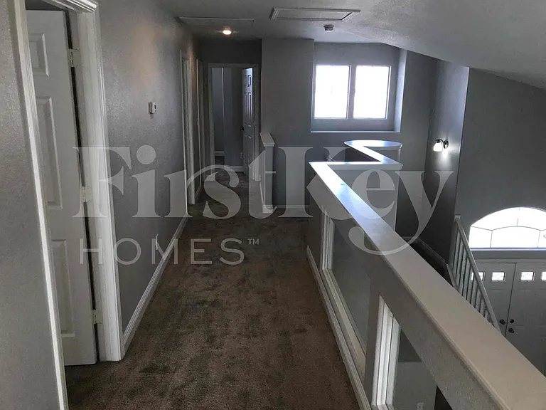 8041 Hilliard Ave — Photo 9