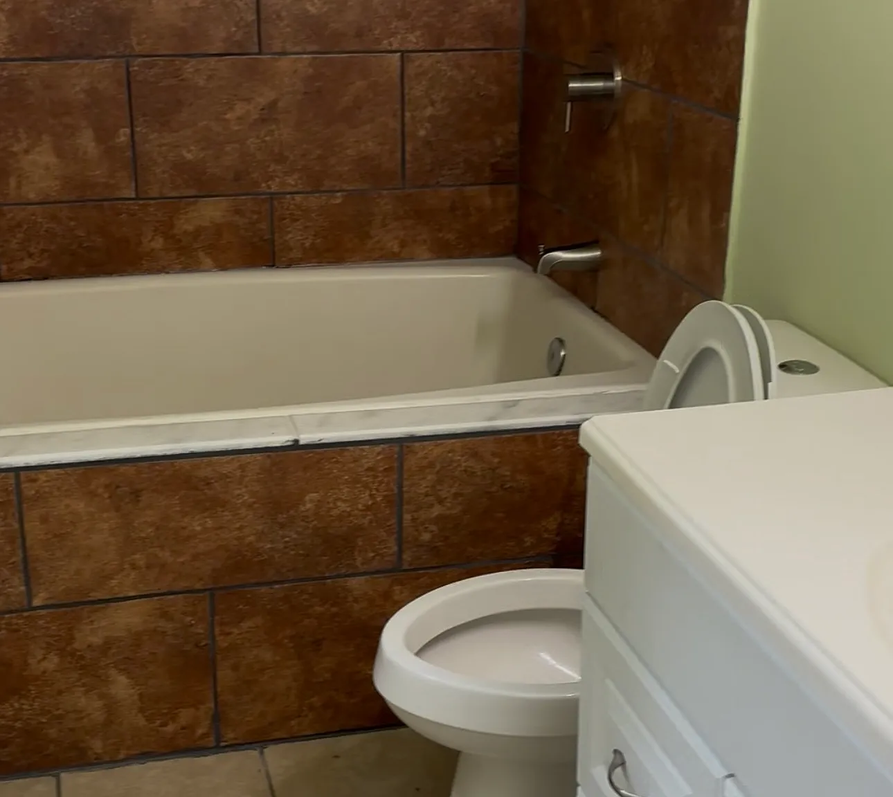 2 bed, 820 sqft, $1,800 — Photo 3