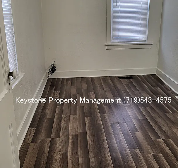 1102 W 16th St — Photo 8