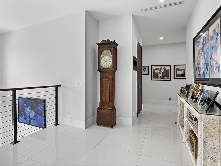 334 Isle Of Capri Dr — Photo 56
