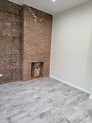 Rented by Tyler Vincent Real Estate Inc | media 19