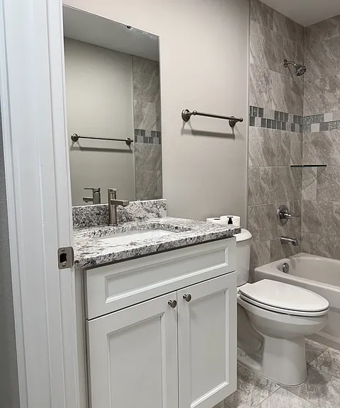 8534 N Wallingford Ave — Photo 14