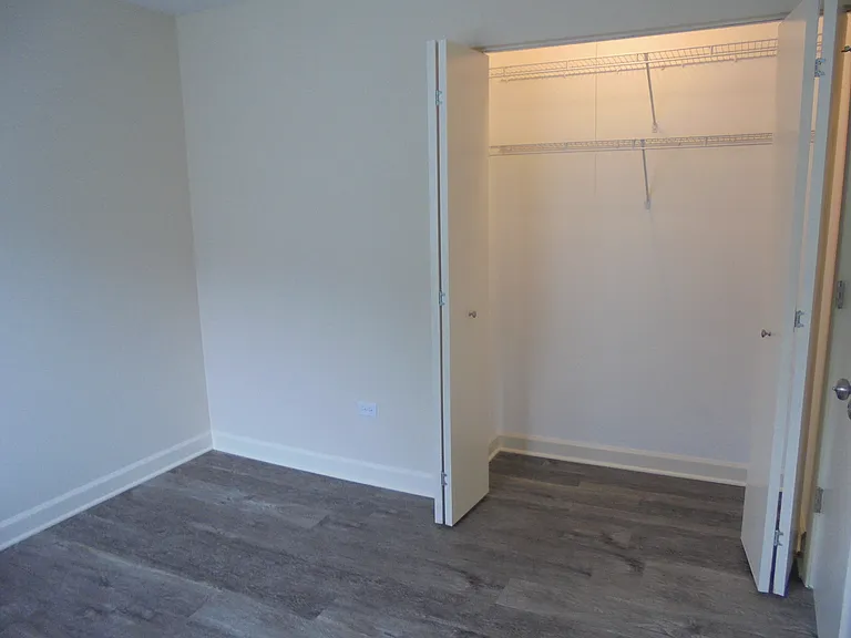137 Manchester Ct — Photo 20